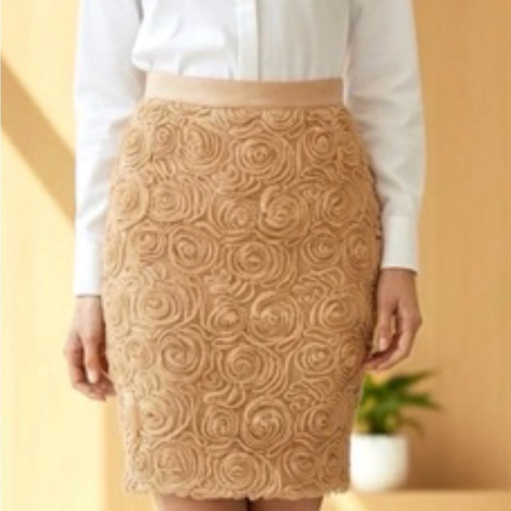 Banana Republic Metallic Gold Textured Floral Rose Rosette Pencil Skirt